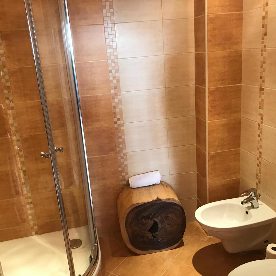 House Of Roses Apartment Kutna Hora Bagian luar foto